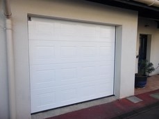 Portes de garages sectionnelles : blanc large