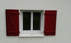 Volets battants : alu rouge